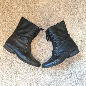 Genuine leather Steve Madden Combat Boots!